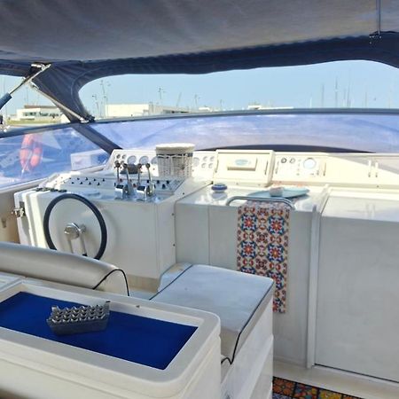 Desire Charming House Boat Hotel Palermo Bagian luar foto
