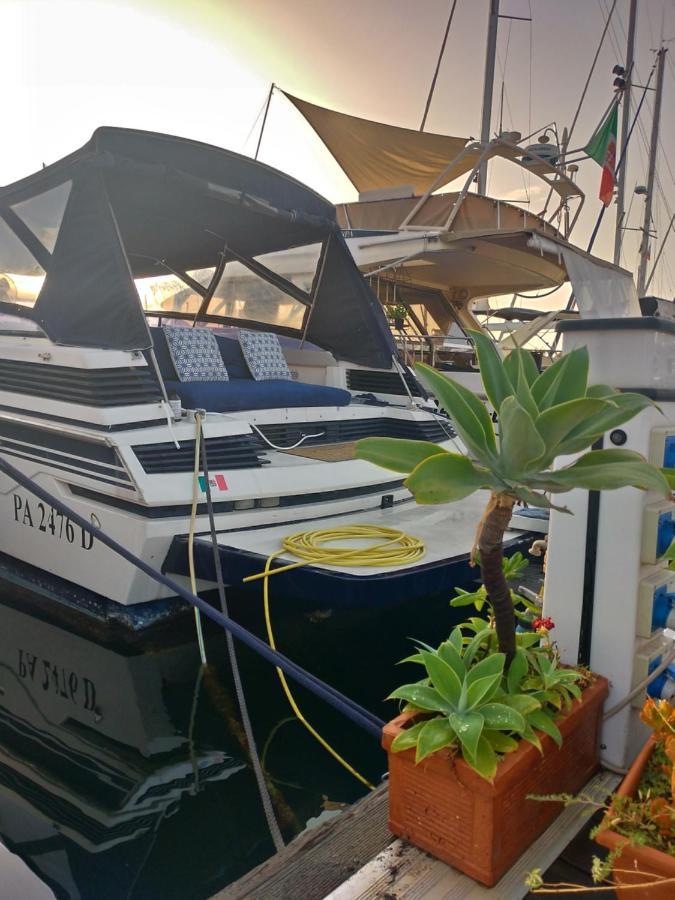 Desire Charming House Boat Hotel Palermo Bagian luar foto