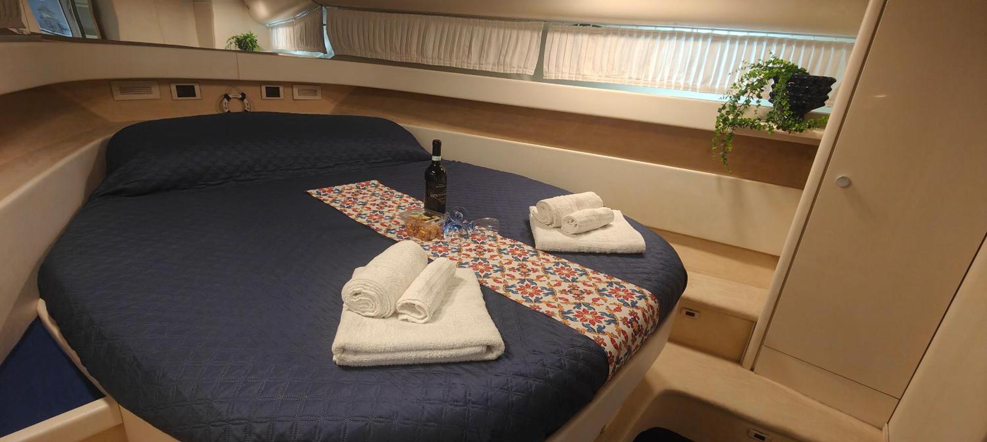 Desire Charming House Boat Hotel Palermo Bagian luar foto