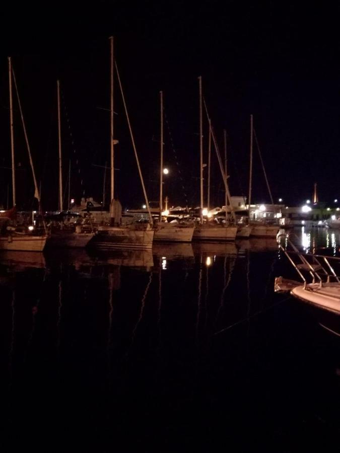 Desire Charming House Boat Hotel Palermo Bagian luar foto