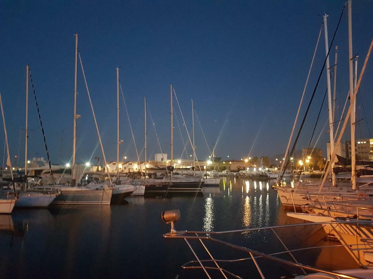 Desire Charming House Boat Hotel Palermo Bagian luar foto